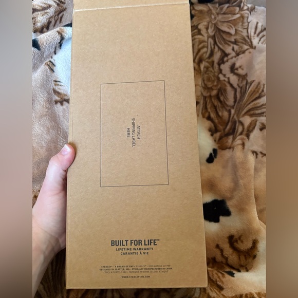 40 OZ STANLEY TUMBLER - MISTLETOE TWIST LIMITED EDITION RELEASE - Picture 4 of 5